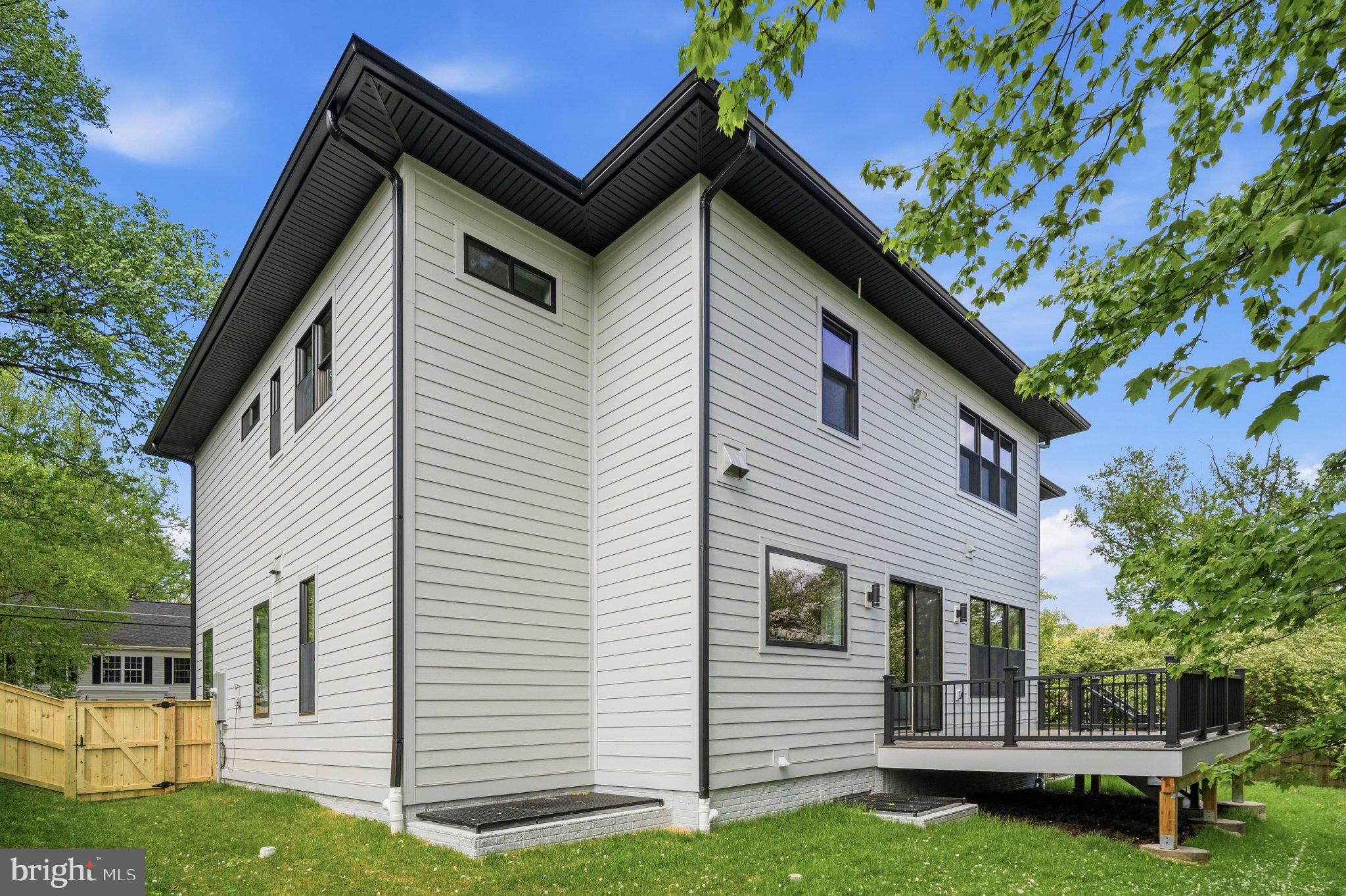 VIENNA WOODS - Residential