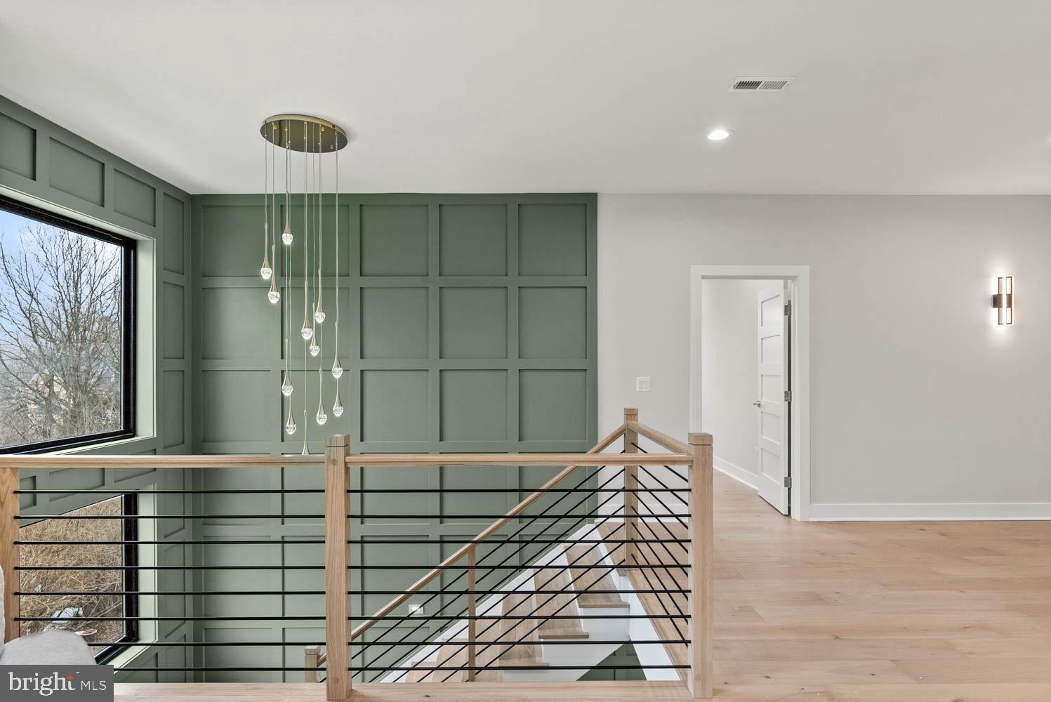 VIENNA WOODS - Residential