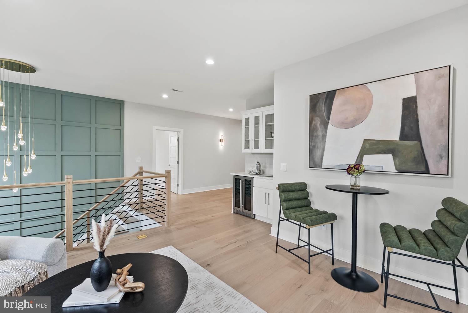 VIENNA WOODS - Residential