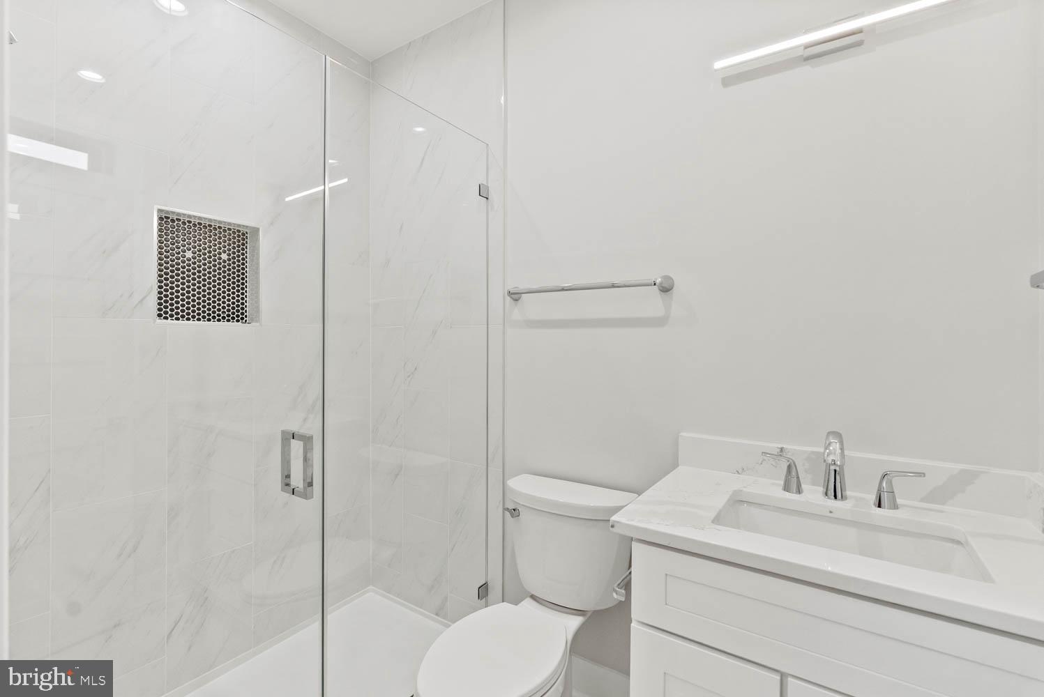 VIENNA WOODS - Residential