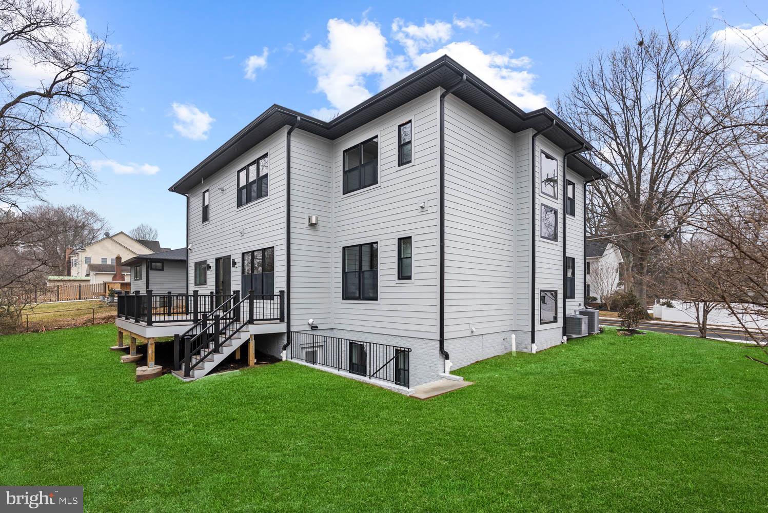 VIENNA WOODS - Residential