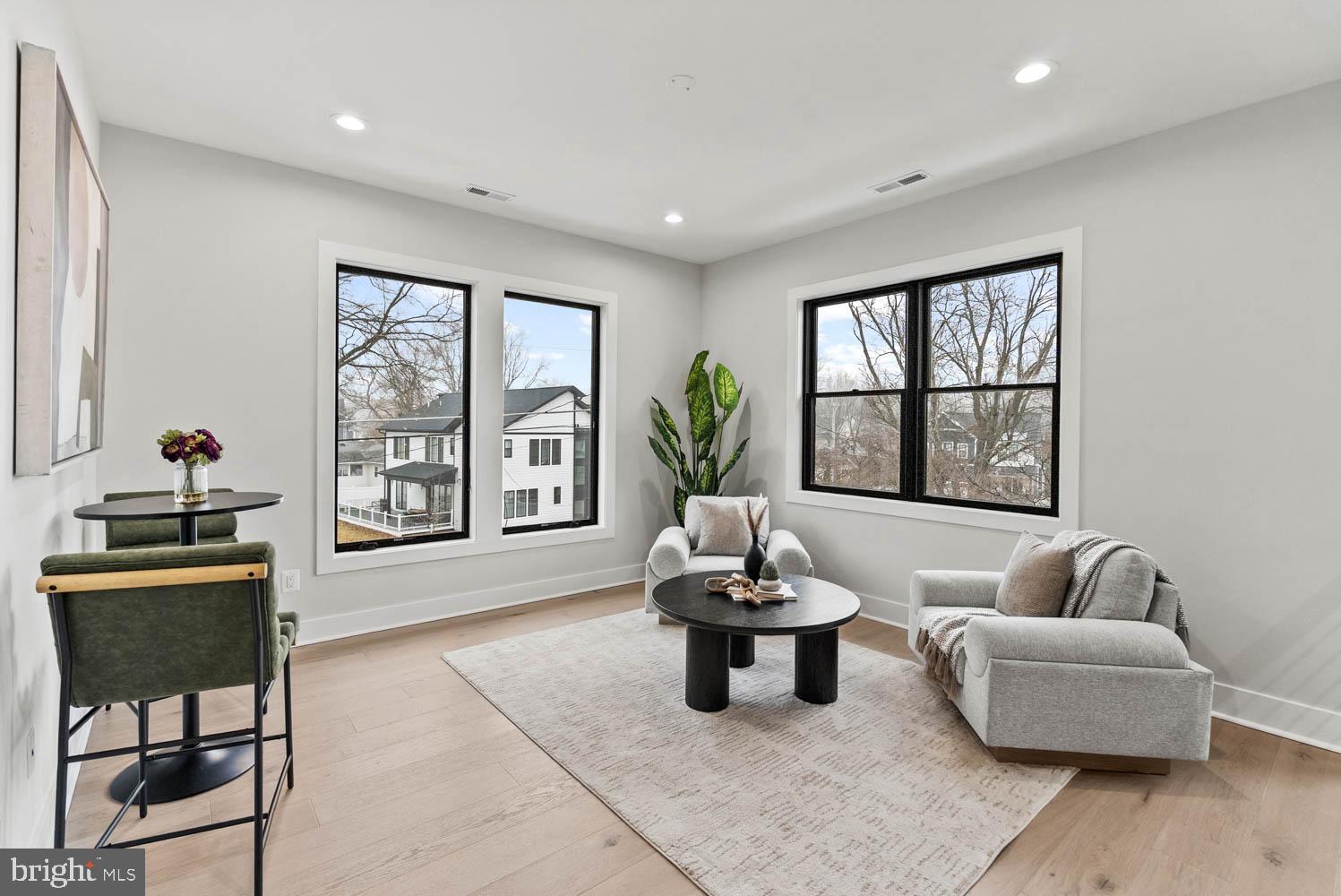 VIENNA WOODS - Residential