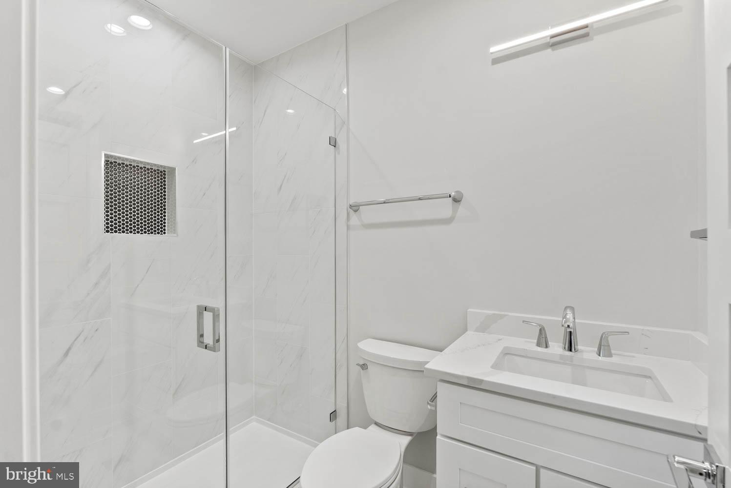 VIENNA WOODS - Residential