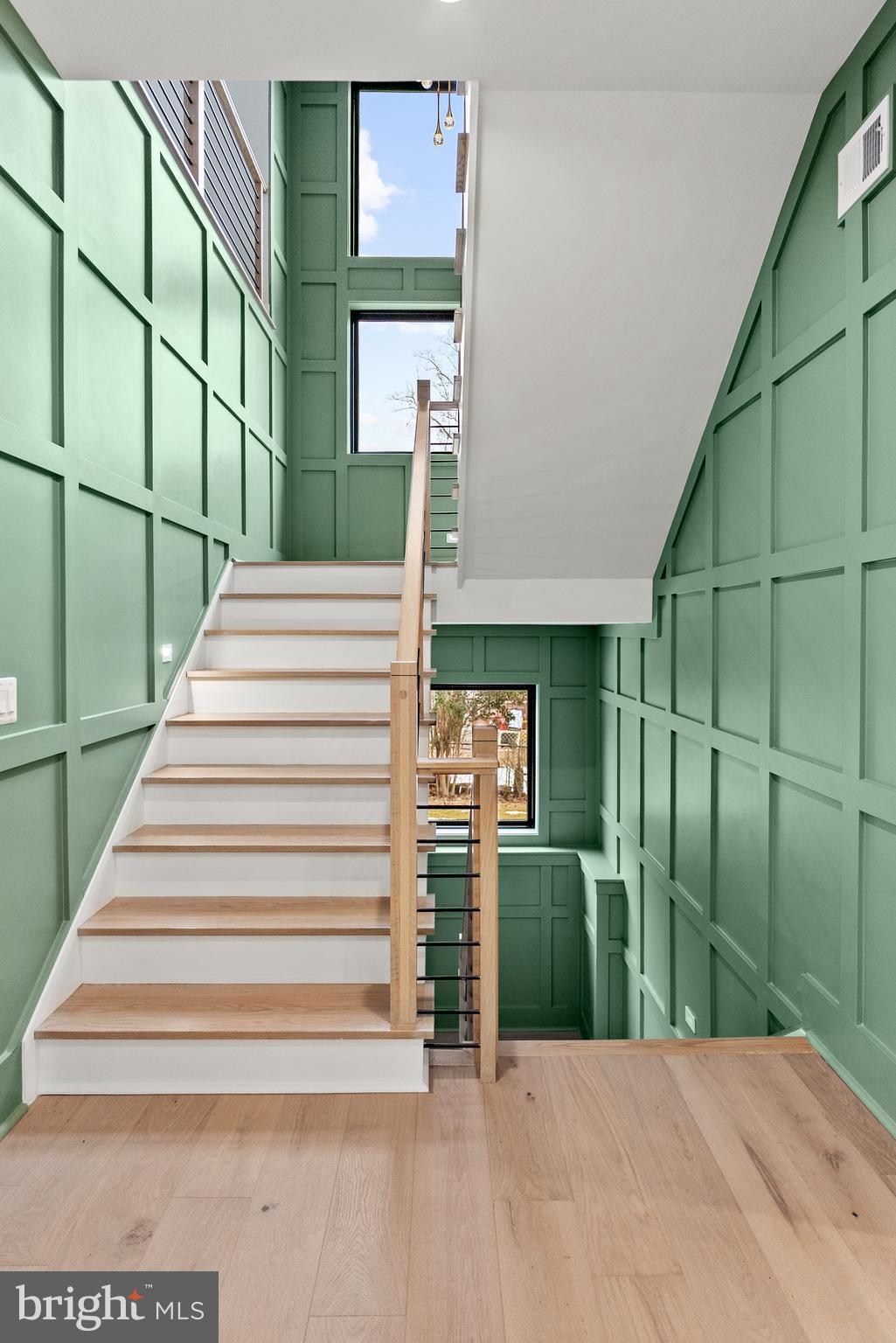 VIENNA WOODS - Residential