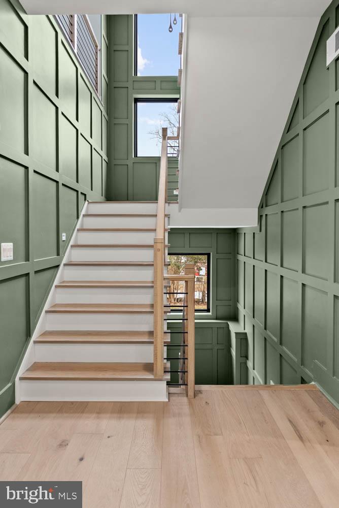 VIENNA WOODS - Residential