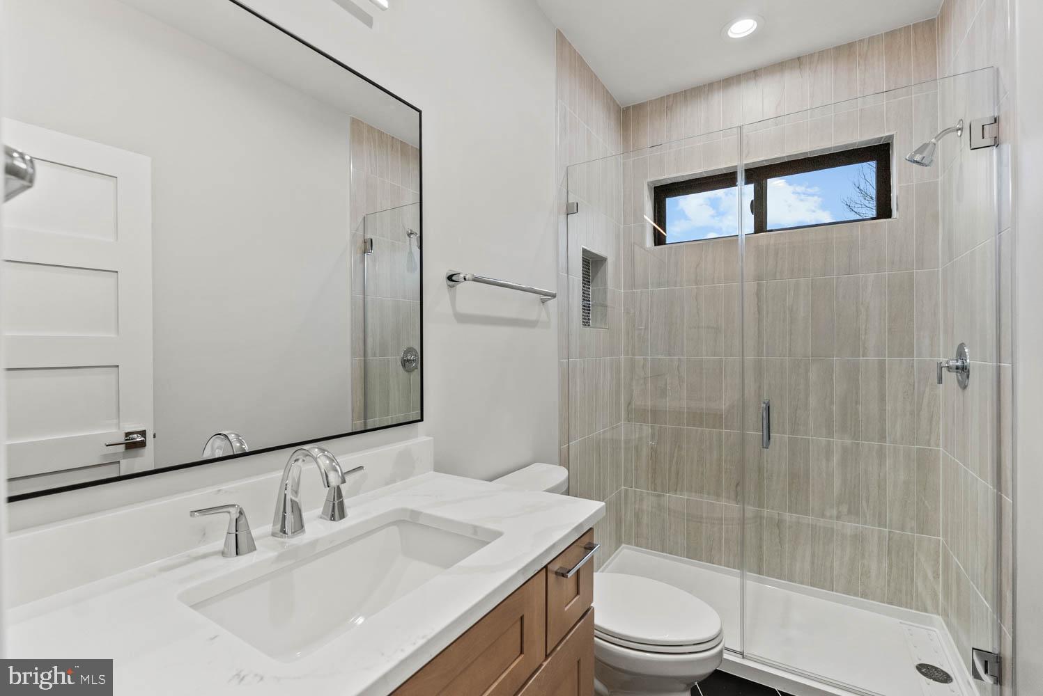 VIENNA WOODS - Residential