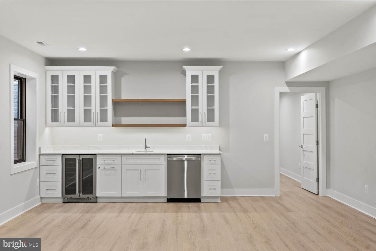 VIENNA WOODS - Residential