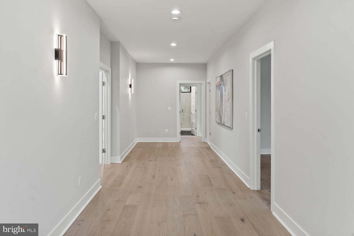 VIENNA WOODS - Residential