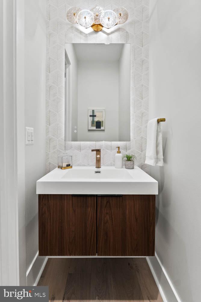 VIENNA WOODS - Residential