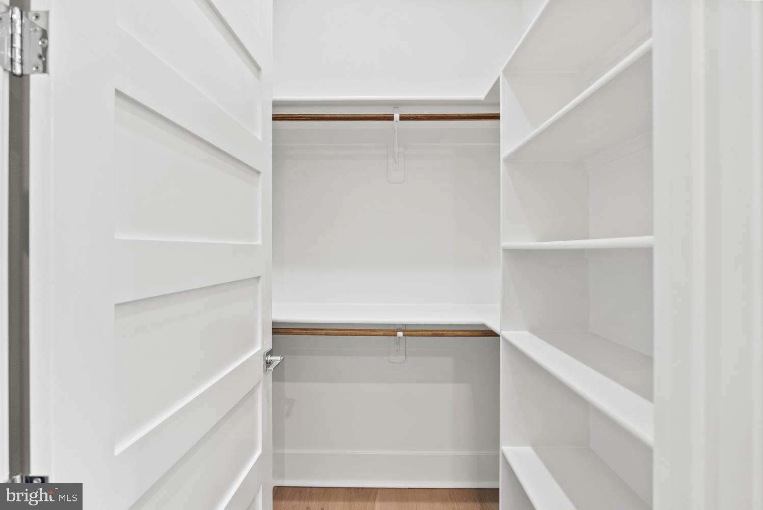 VIENNA WOODS - Residential