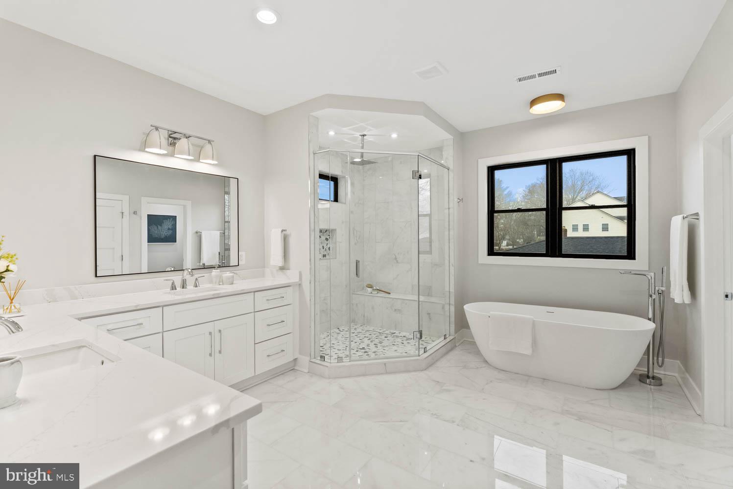 VIENNA WOODS - Residential