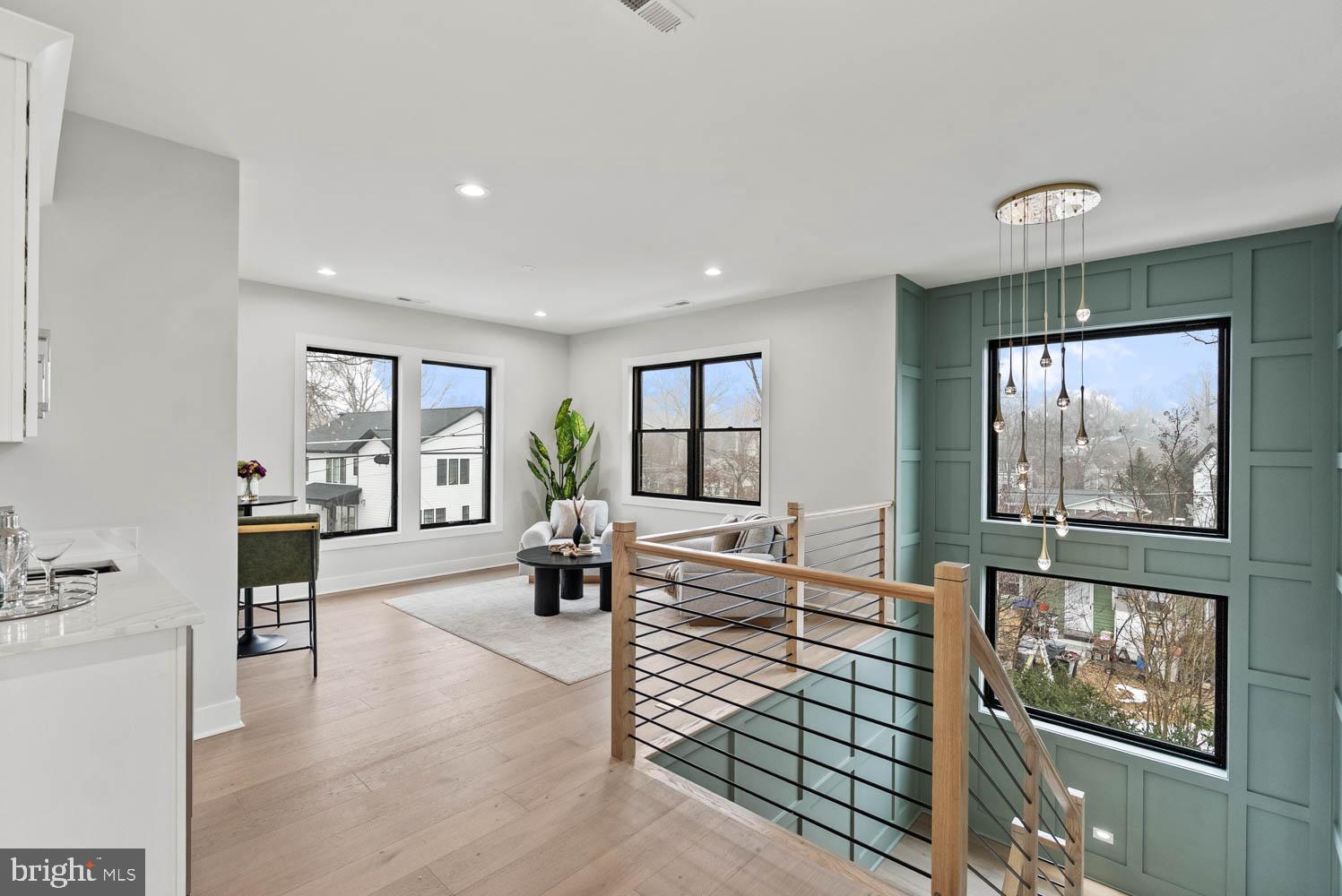 VIENNA WOODS - Residential