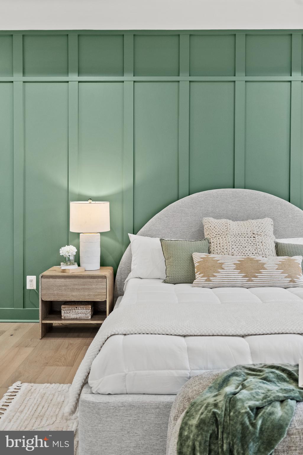 VIENNA WOODS - Residential