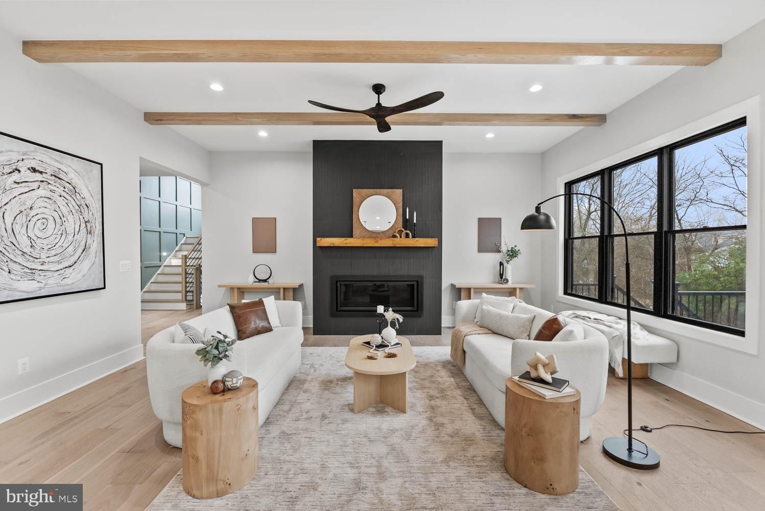 VIENNA WOODS - Residential