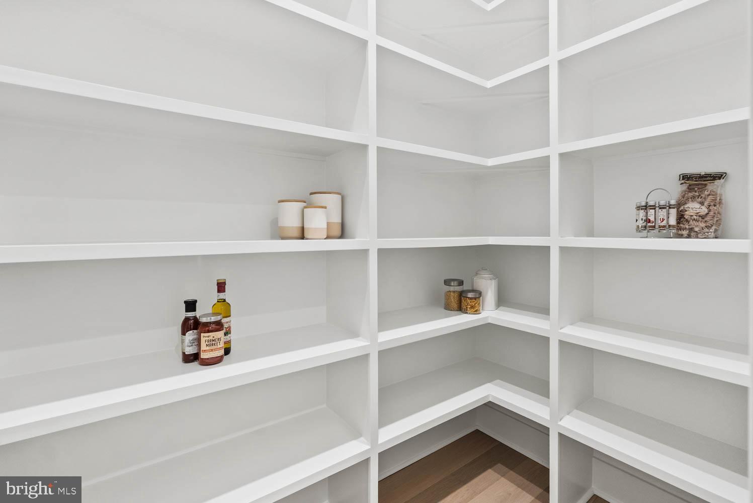 VIENNA WOODS - Residential