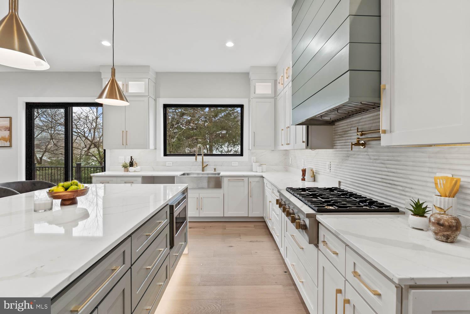 VIENNA WOODS - Residential