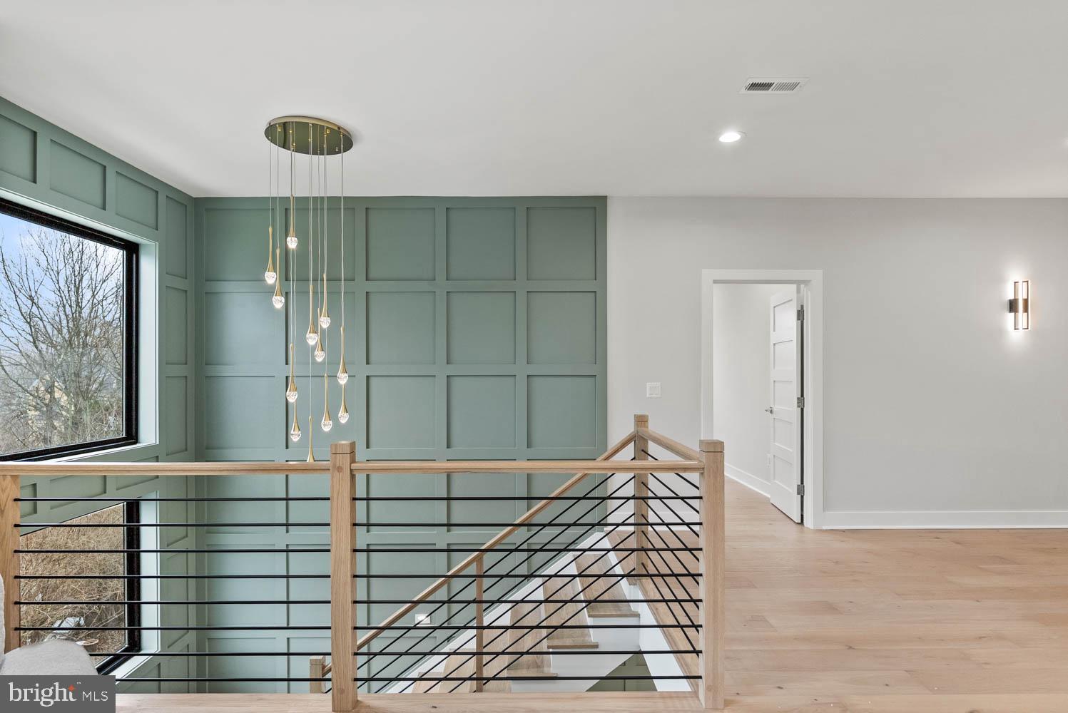 VIENNA WOODS - Residential