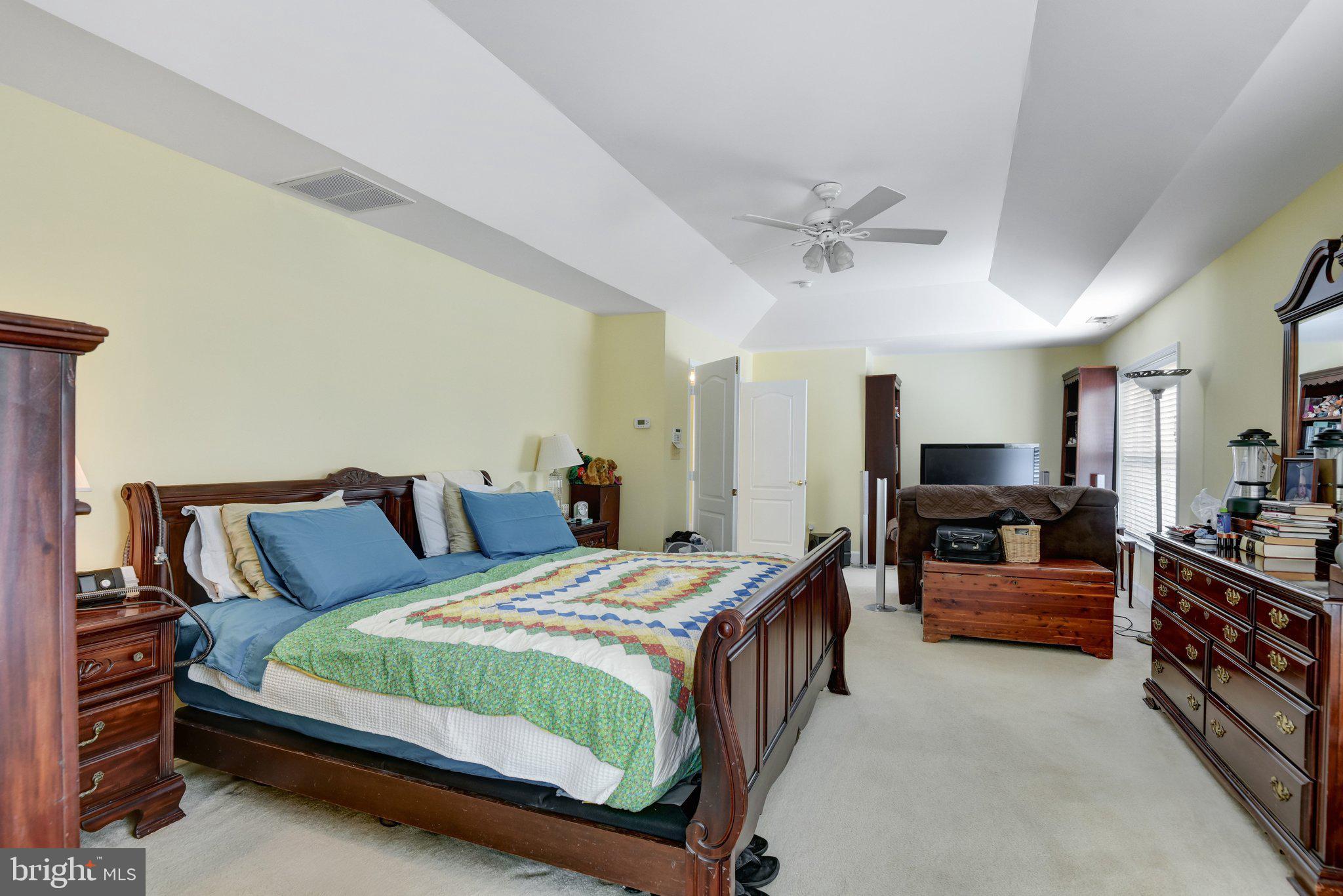 VIRGINIA OAKS - Residential