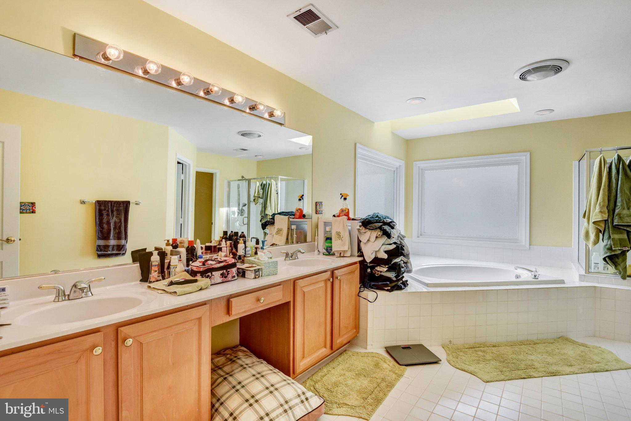 VIRGINIA OAKS - Residential