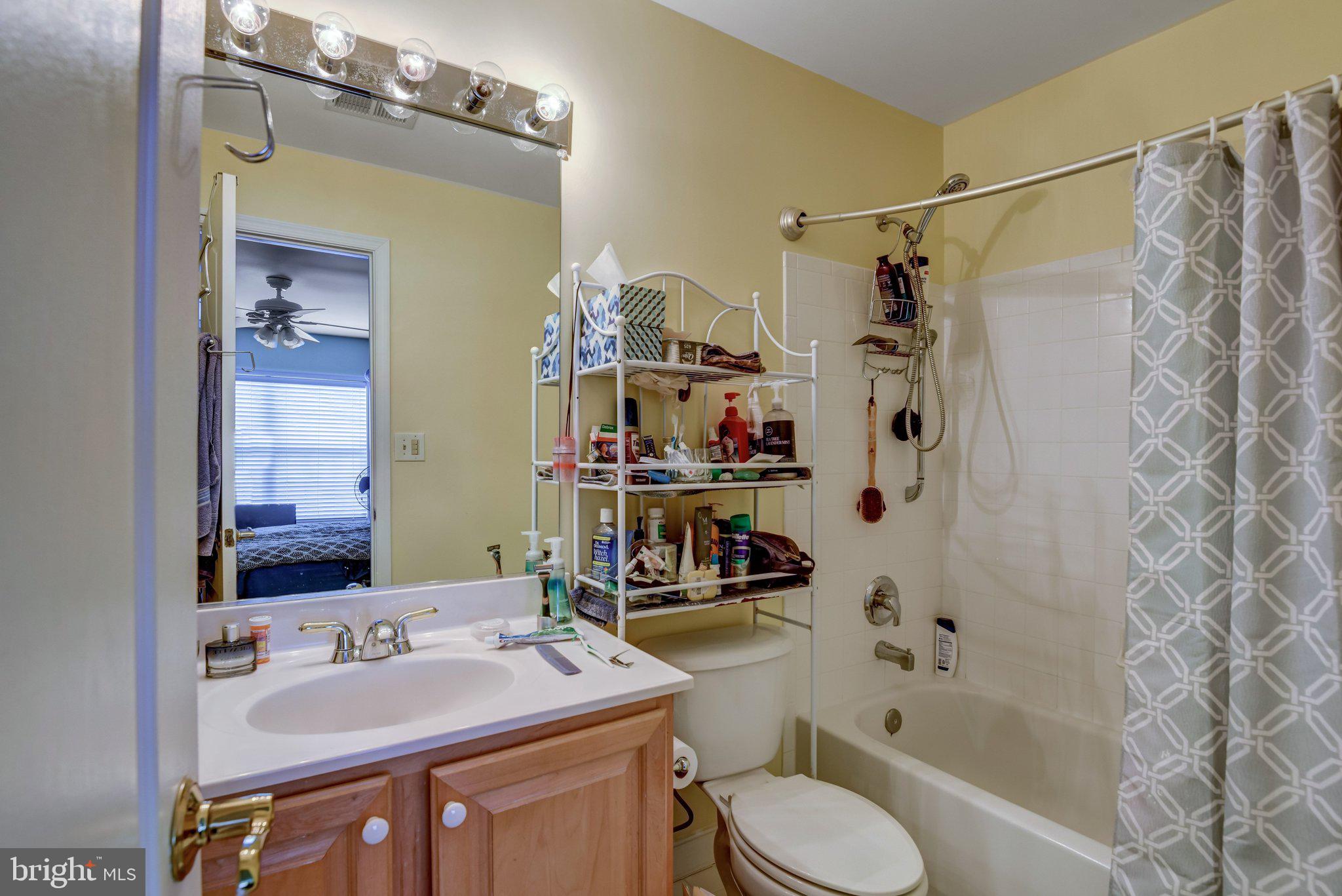 VIRGINIA OAKS - Residential