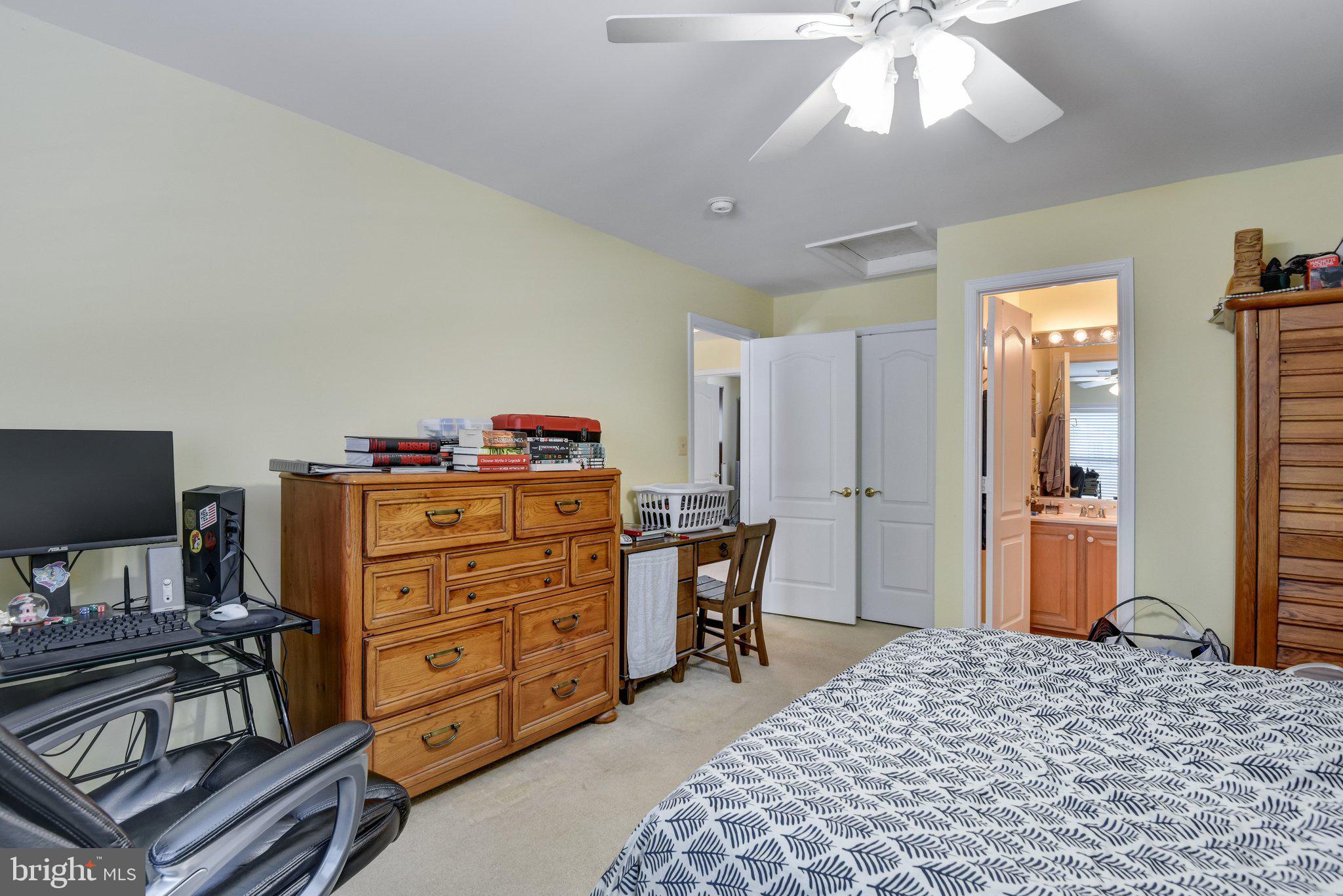 VIRGINIA OAKS - Residential