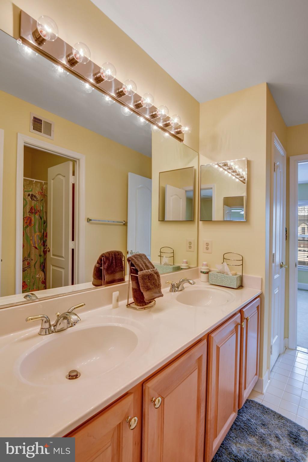 VIRGINIA OAKS - Residential