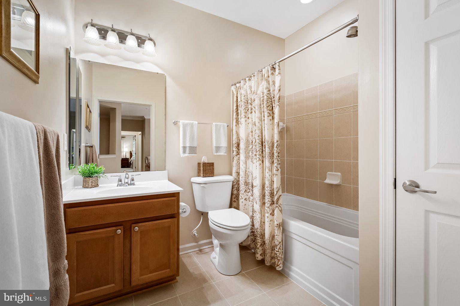 HEARTHSTONE AT VILLAGE CREST CONDOMINIUMS - Residential