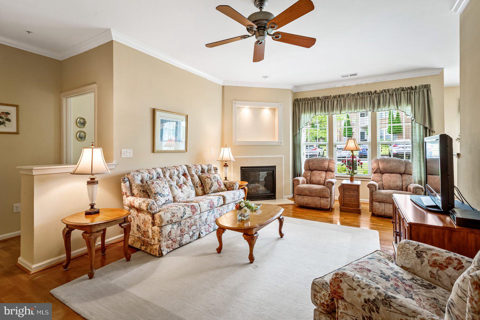 HEARTHSTONE AT VILLAGE CREST CONDOMINIUMS - Residential