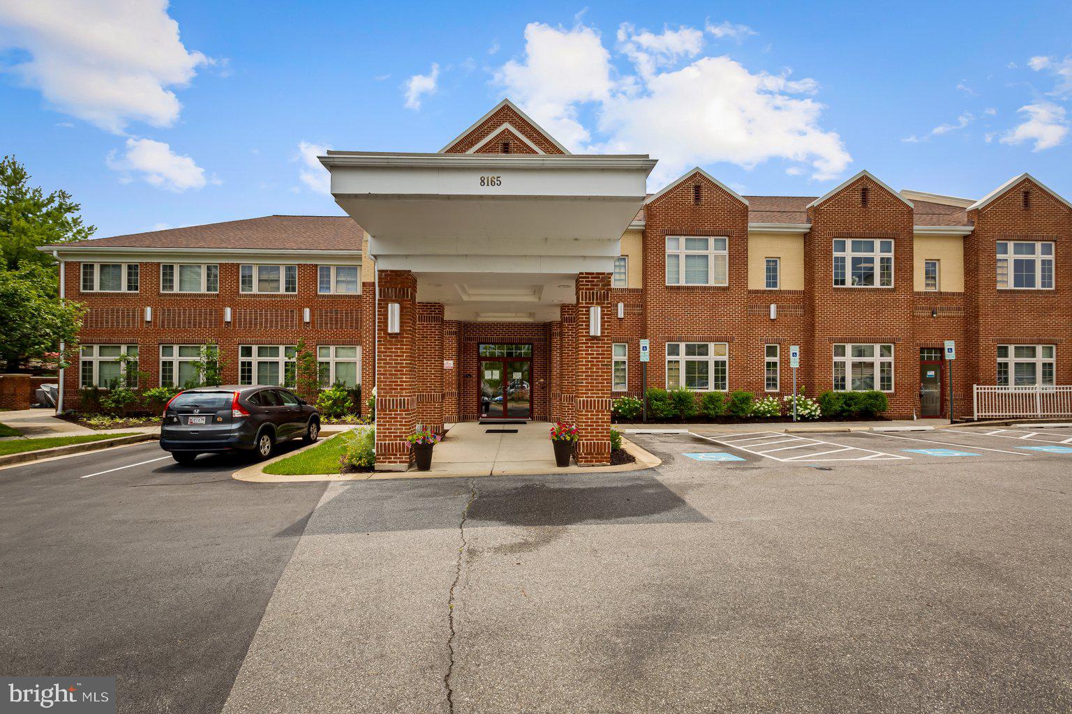 HEARTHSTONE AT VILLAGE CREST CONDOMINIUMS - Residential