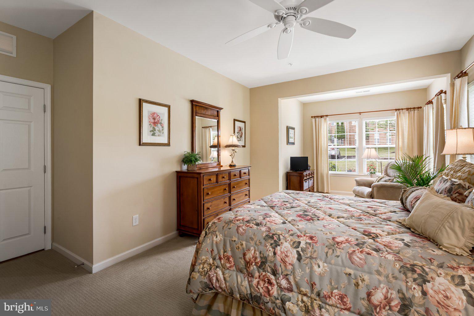 HEARTHSTONE AT VILLAGE CREST CONDOMINIUMS - Residential