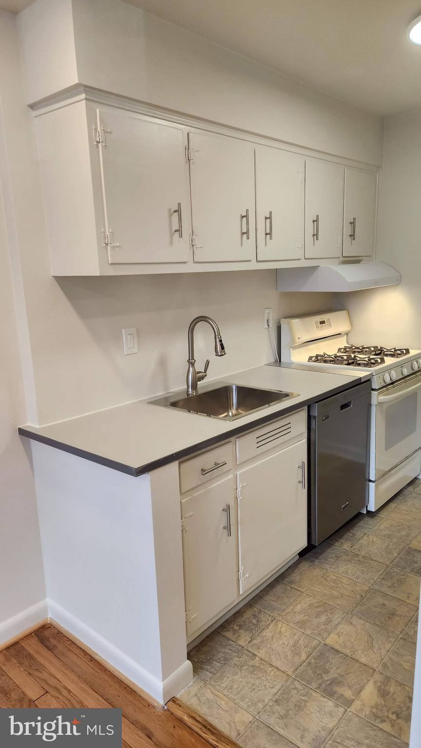 KENSINGTON HEIGHTS - Residential Lease