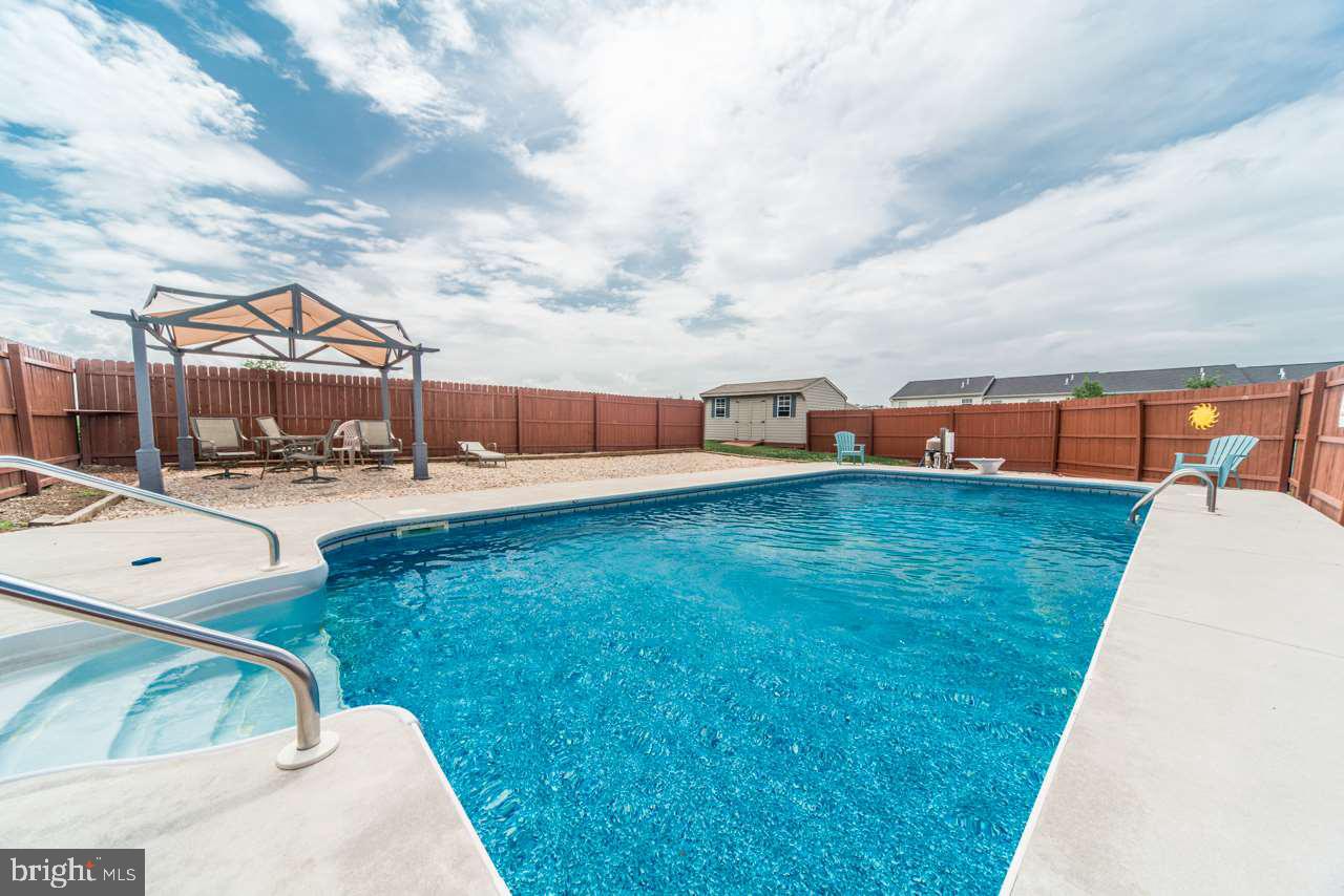 QUAIL HEIGHTS - Residential