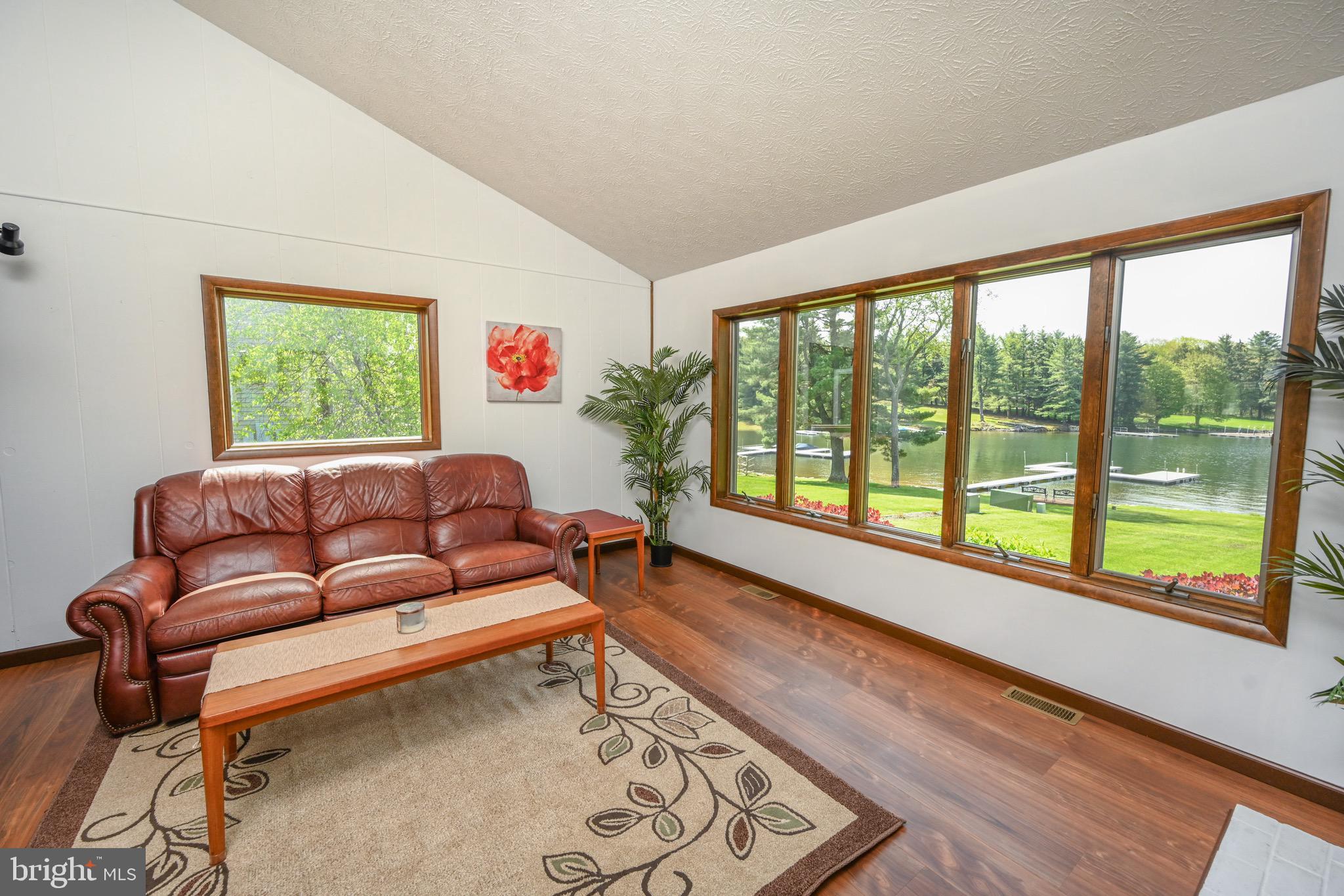 BECKMAN'S PENINSULA - Residential