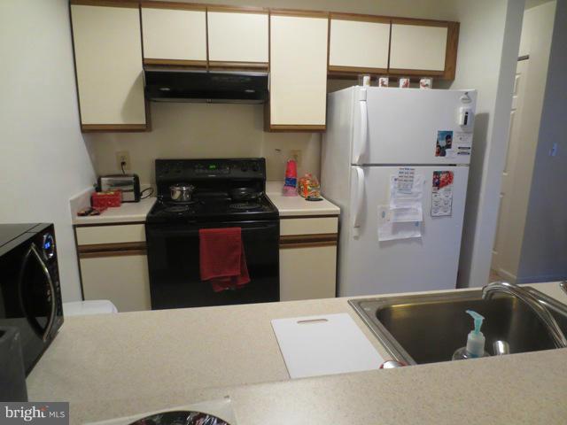 CROMWELL FOUNTAIN - Residential Lease