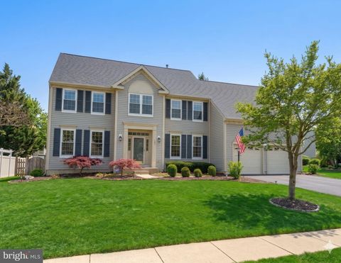 Photo of 105 Allman Way SW, LEESBURG, VA 20175 (MLS # VALO2123548)