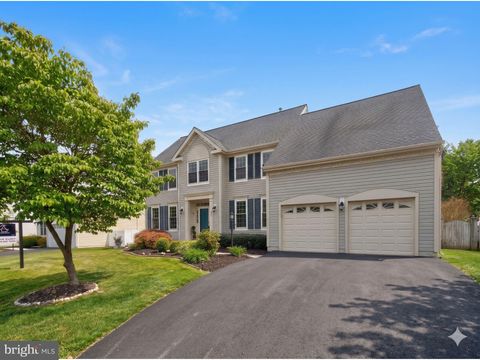 Photo of 105 Allman Way SW, LEESBURG, VA 20175 (MLS # VALO2123548)