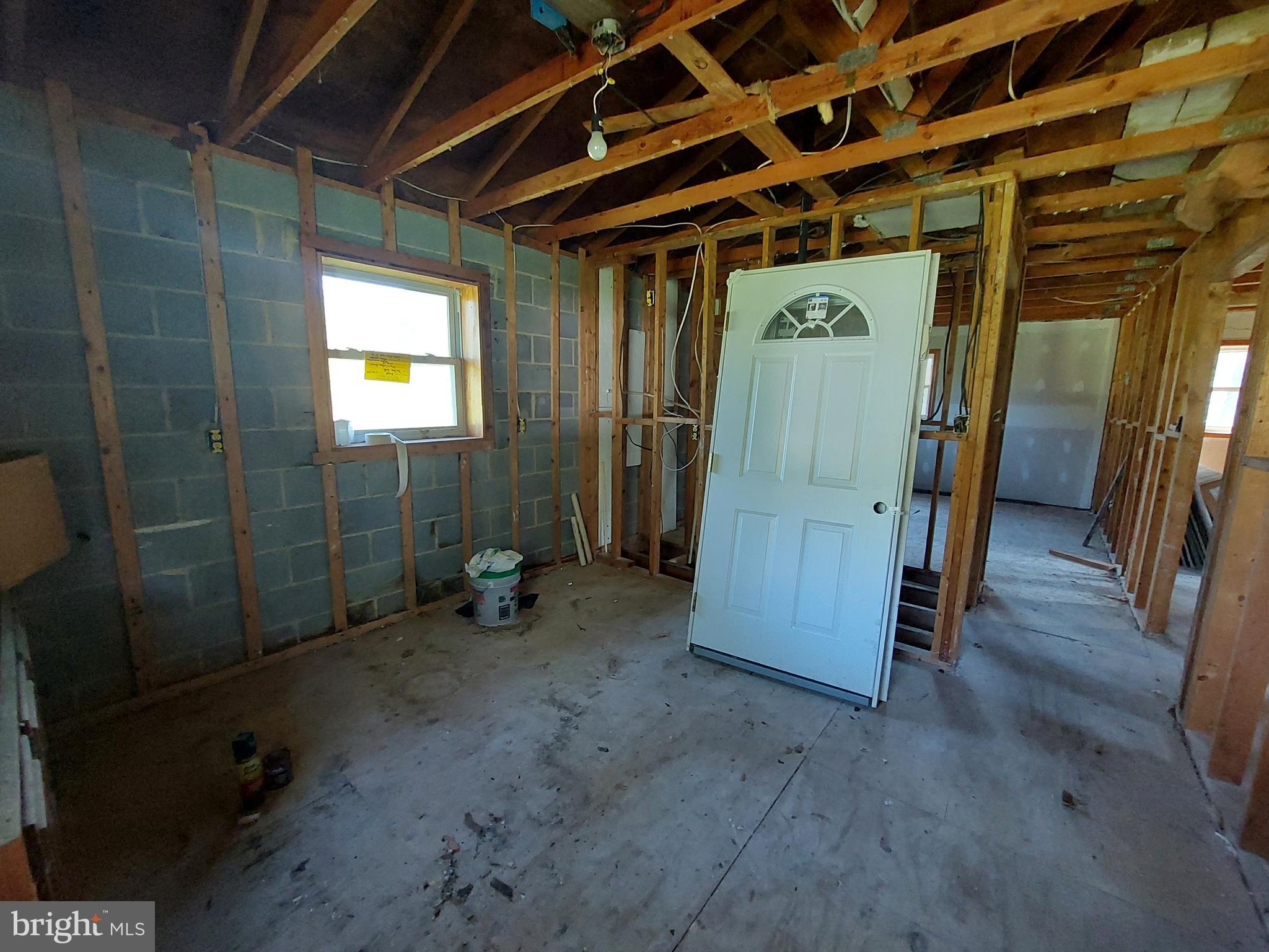 GOLDEN ACRES - Residential