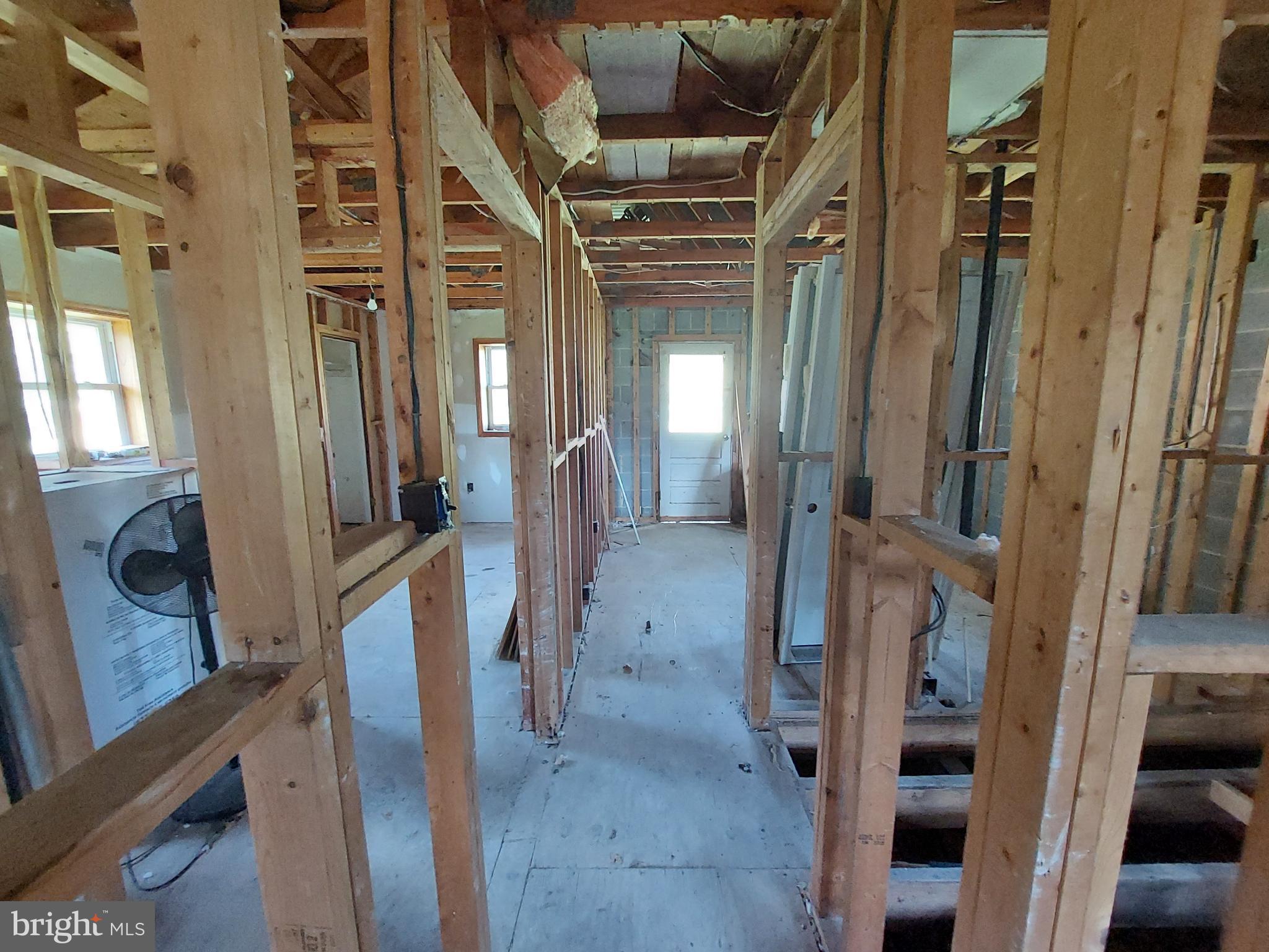 GOLDEN ACRES - Residential