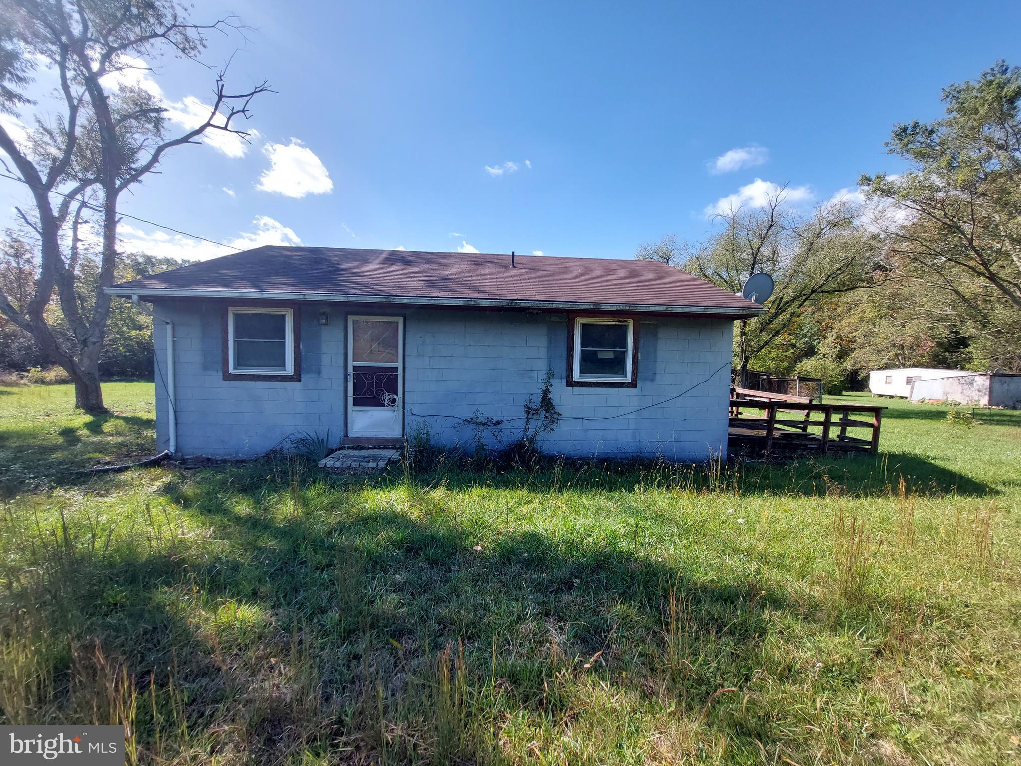 GOLDEN ACRES - Residential