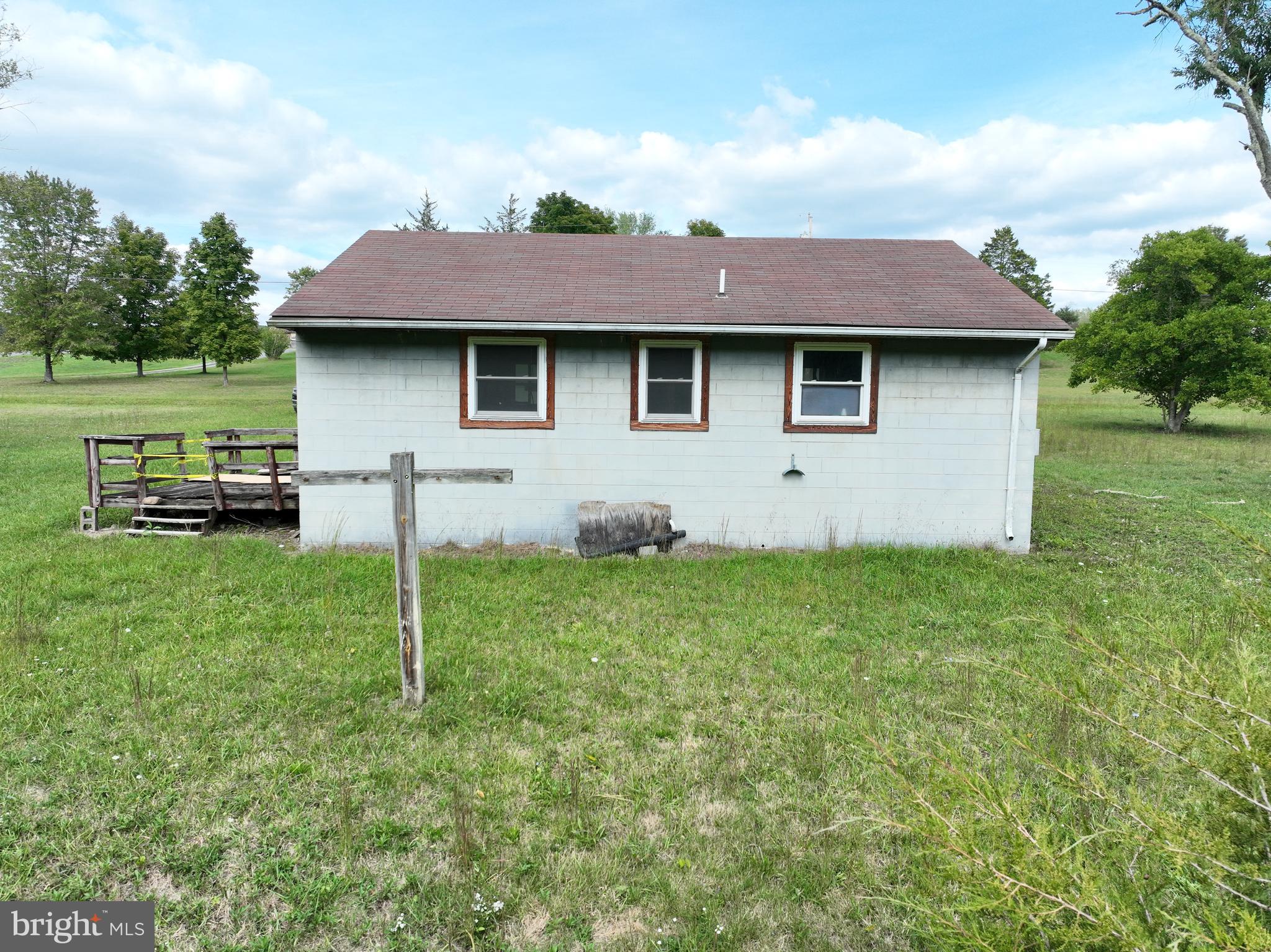 GOLDEN ACRES - Residential