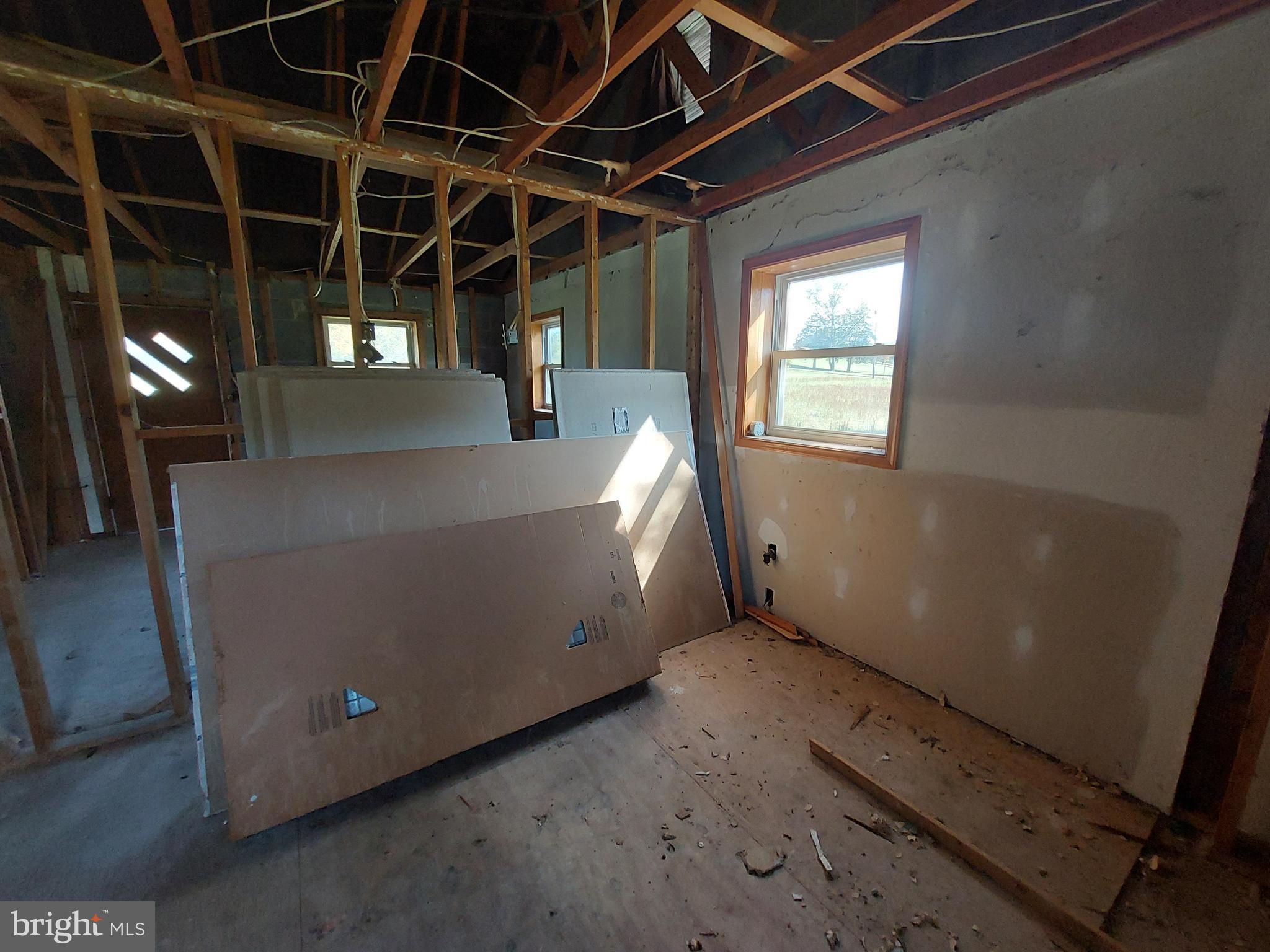 GOLDEN ACRES - Residential