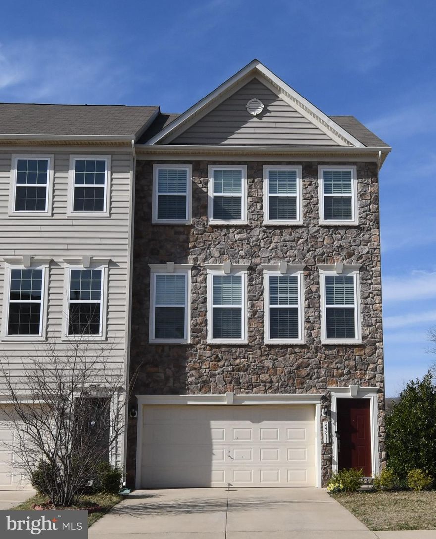 Beautiful 3BR, 3.5BA end unit townhouse.  Hardwood floors.  2-car garage.  Wonderful back yard and deck.  Large rooms.  Available immediately.