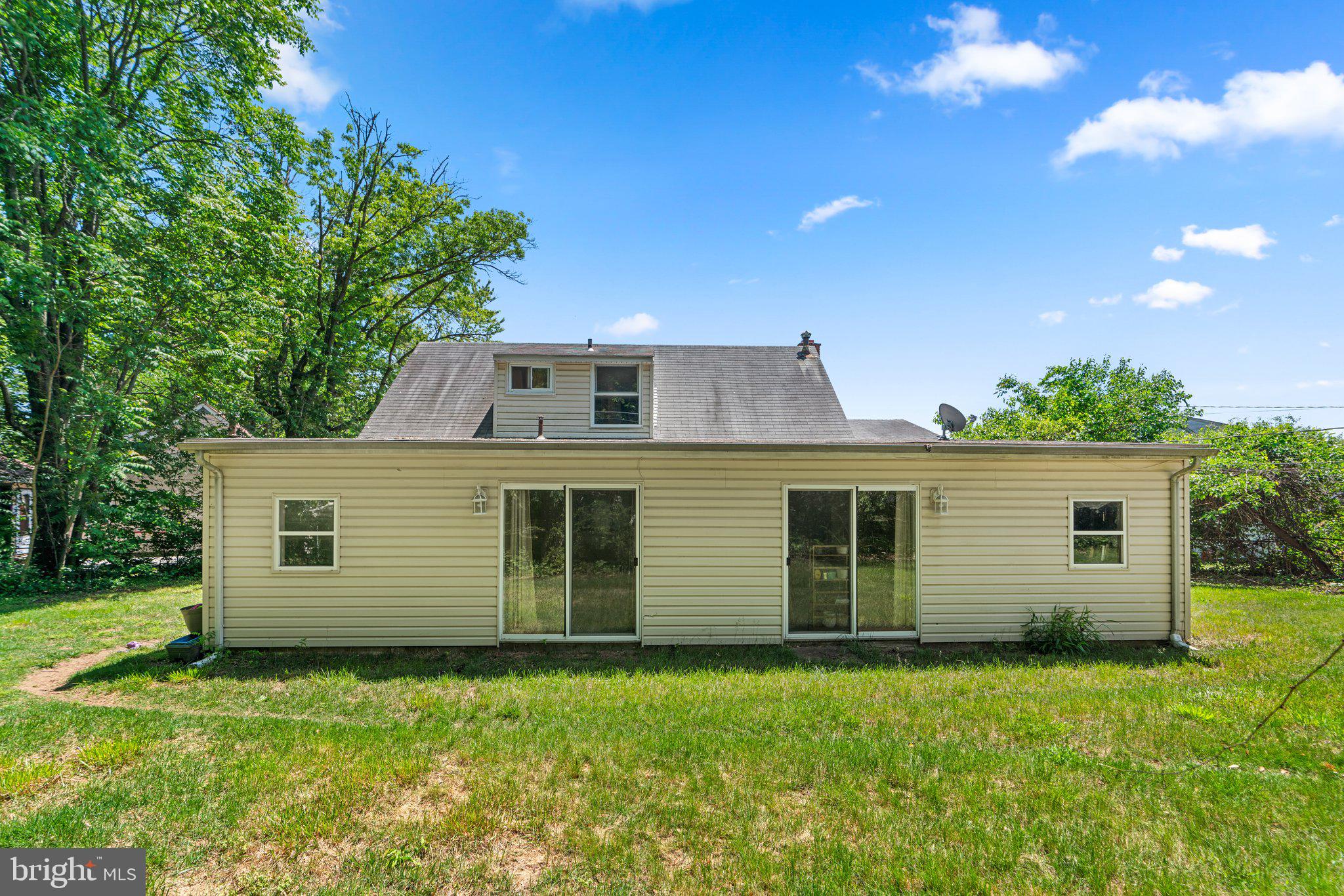 COUNTRY CLUB ESTATES - Residential