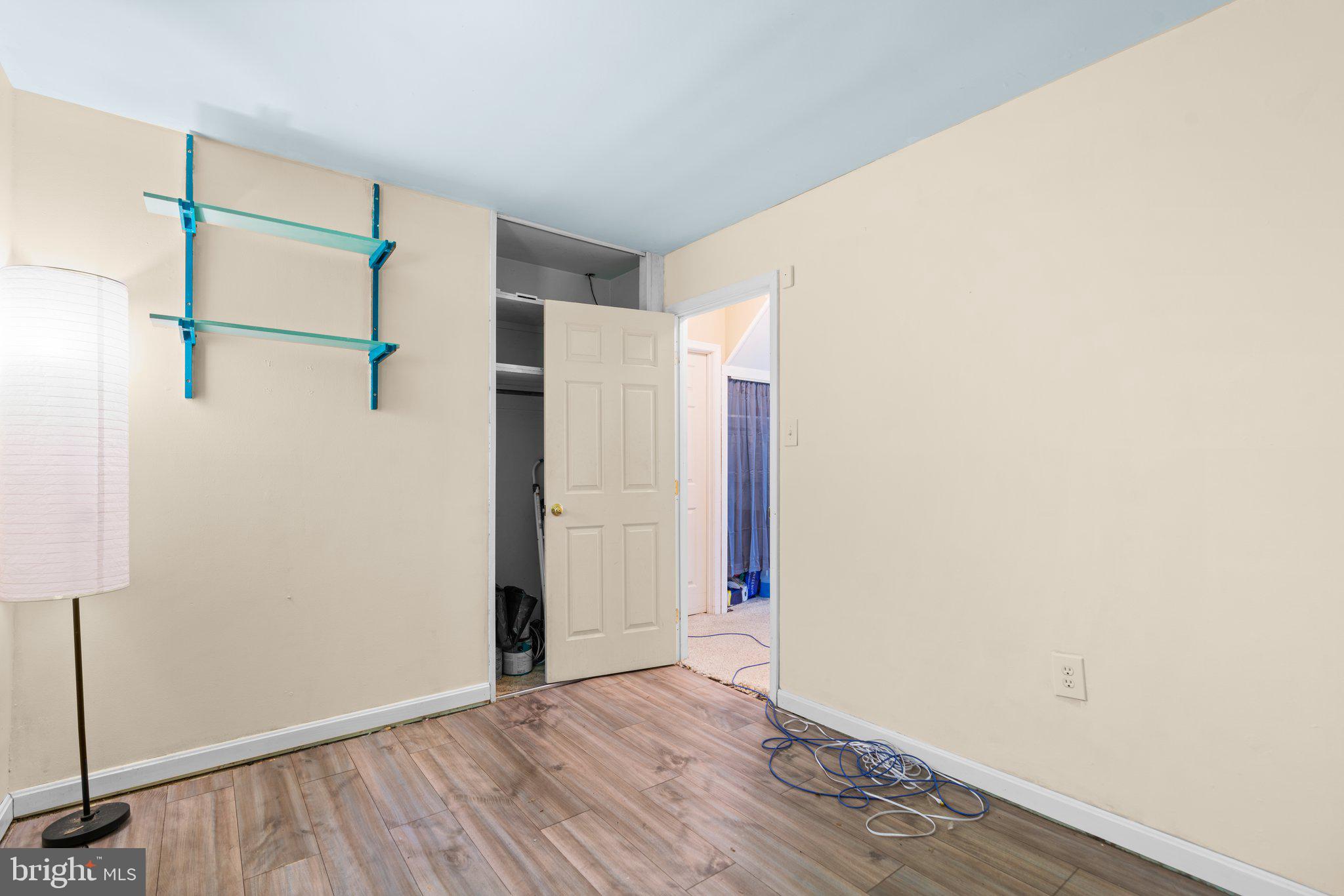 COUNTRY CLUB ESTATES - Residential