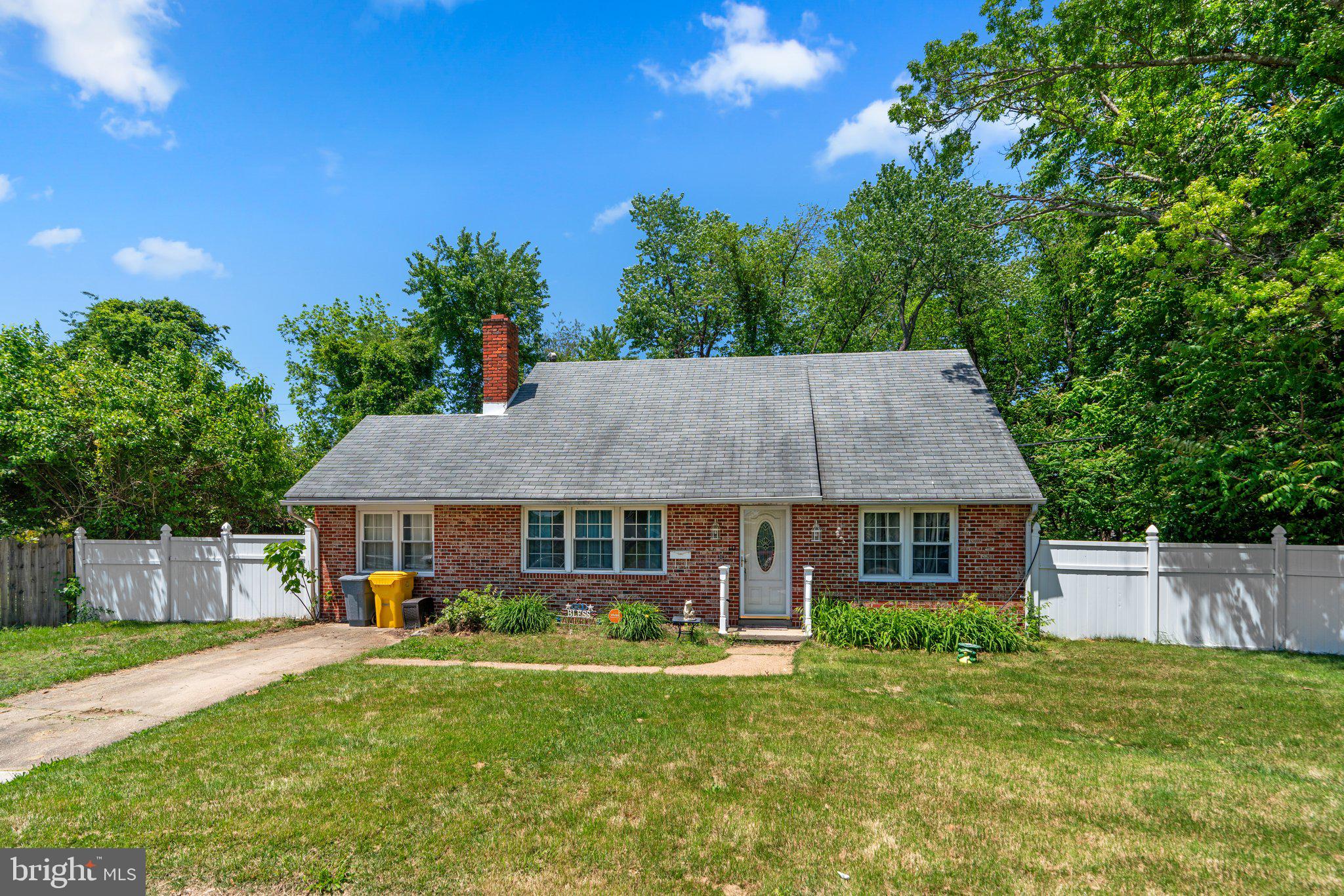 COUNTRY CLUB ESTATES - Residential