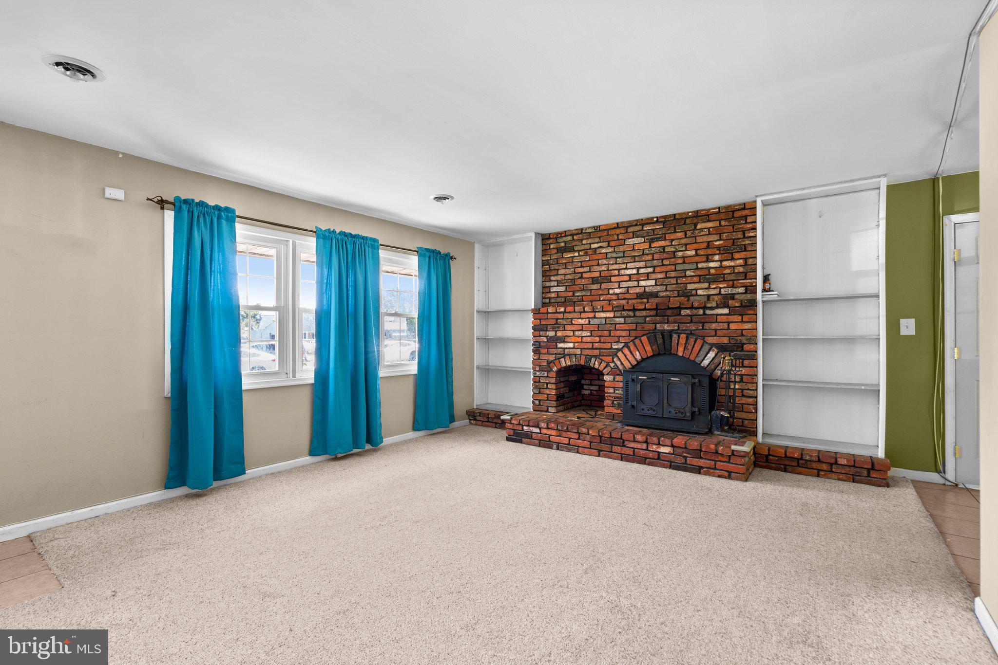 COUNTRY CLUB ESTATES - Residential