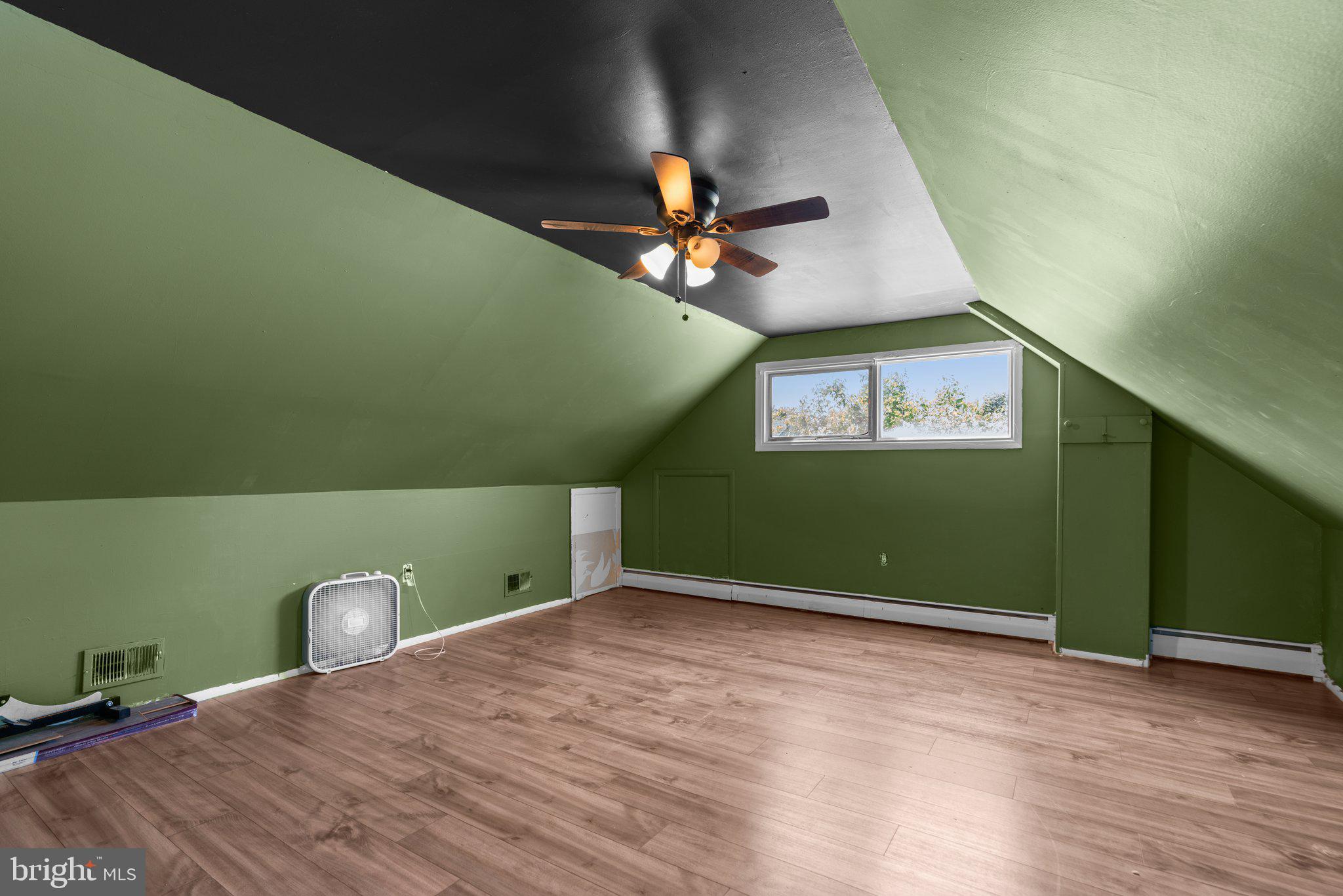 COUNTRY CLUB ESTATES - Residential