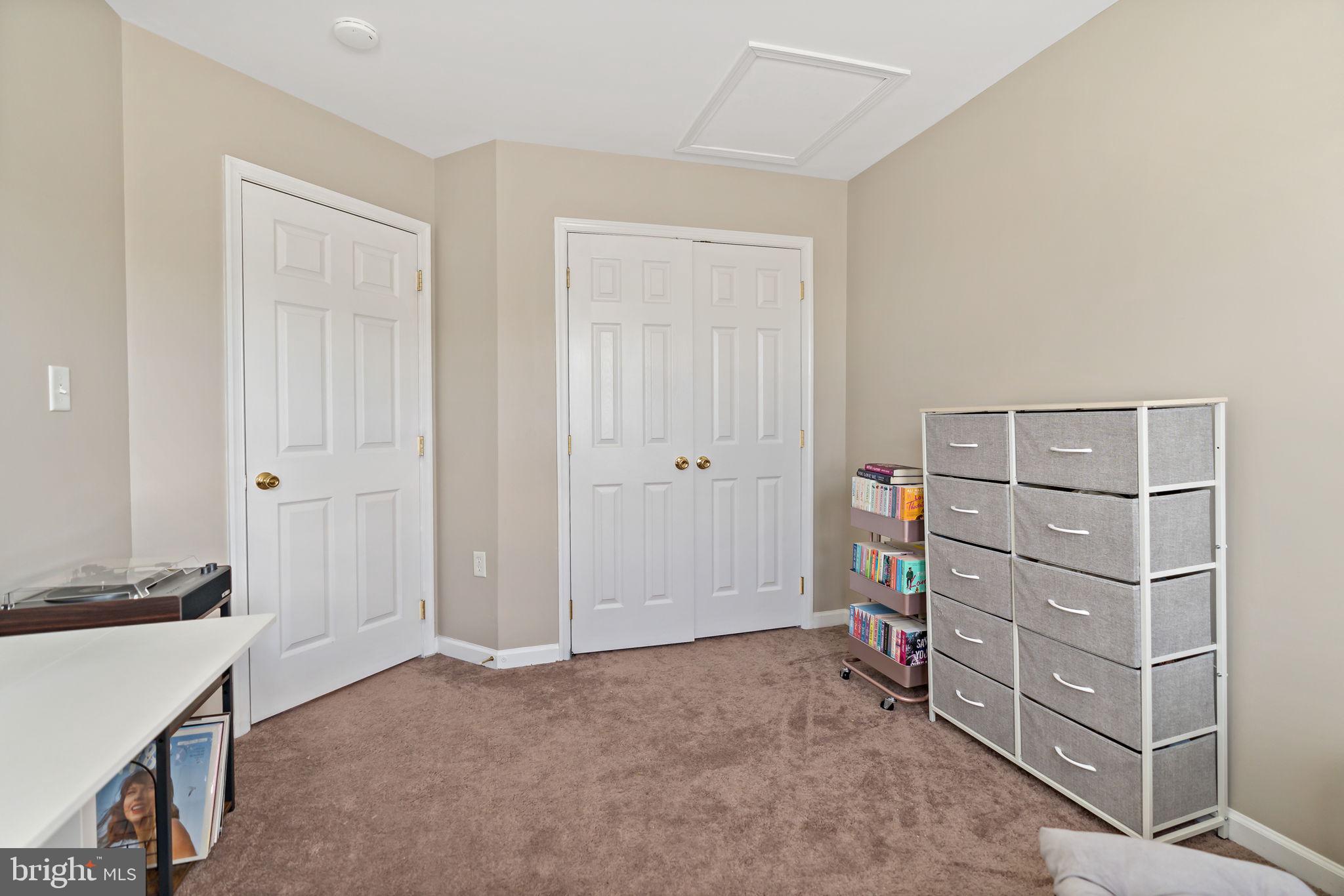 MANOR PARK - Residential