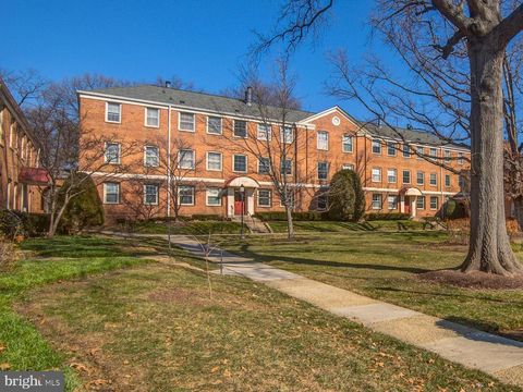 Photo of 2509 Arlington Boulevard #301, ARLINGTON, VA 22201 (MLS # VAAR2069374)