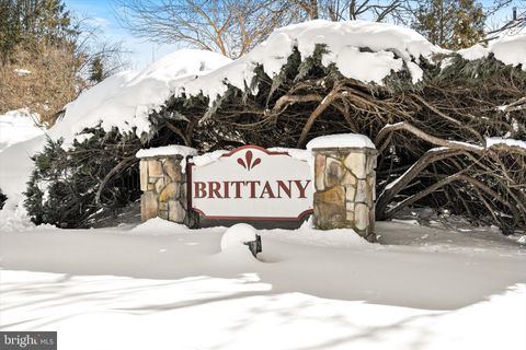 Condo For Sale - 83 Tennyson Drive Dr<br/> PLAINSBORO, NJ 08536